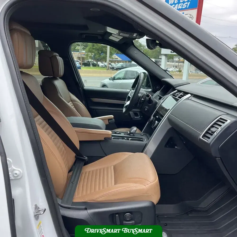 2024 Land Rover Discovery Dynamic SE P360