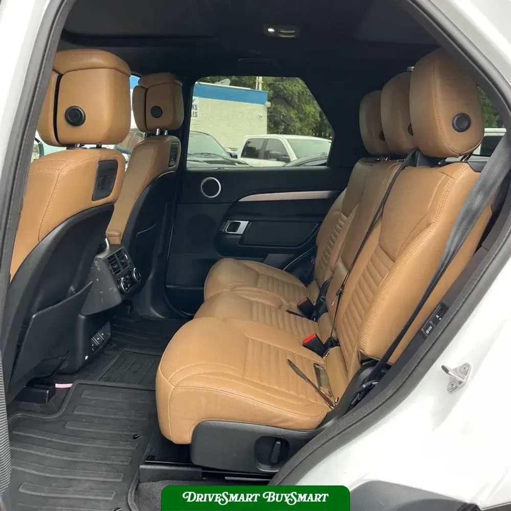2024 Land Rover Discovery Dynamic SE P360