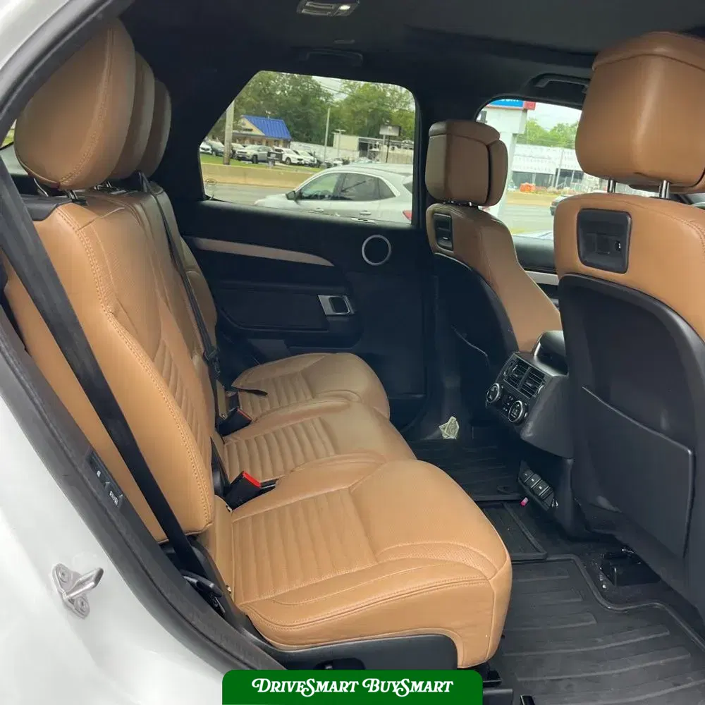 2024 Land Rover Discovery Dynamic SE P360