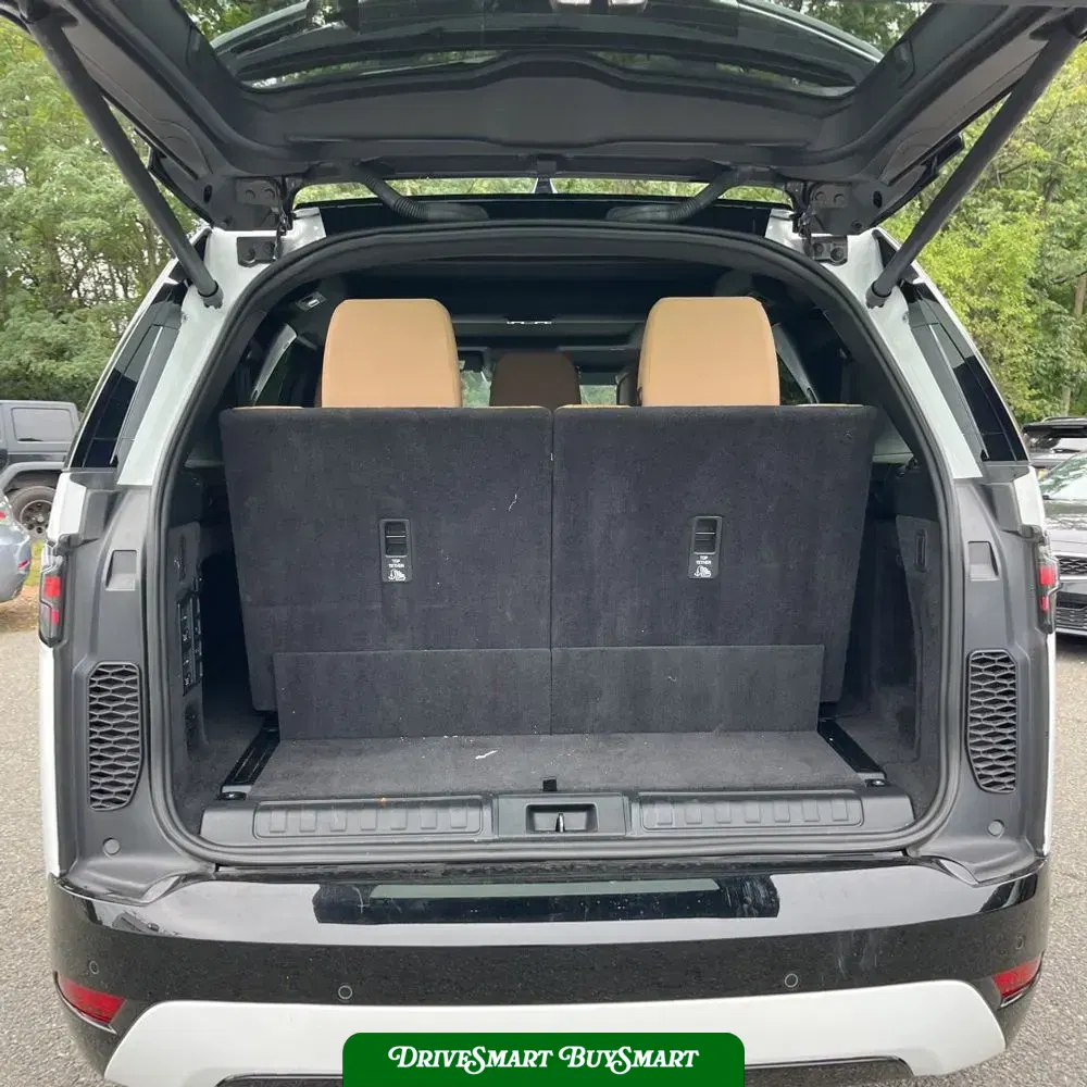 2024 Land Rover Discovery Dynamic SE P360