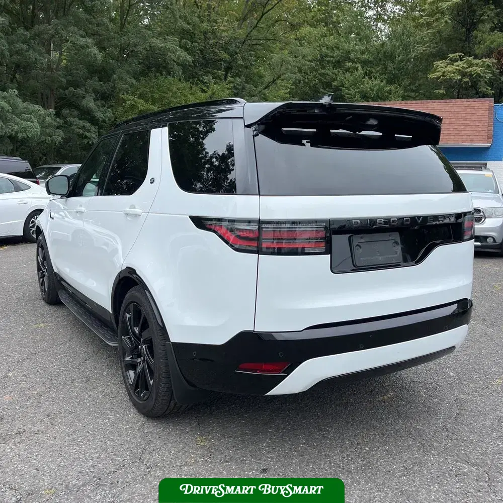 2024 Land Rover Discovery Dynamic SE P360