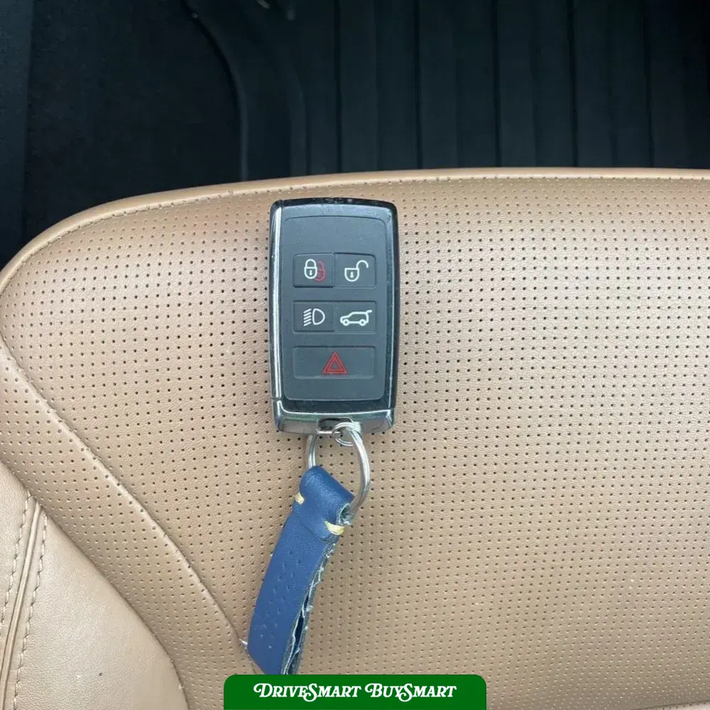 2024 Land Rover Discovery Dynamic SE P360