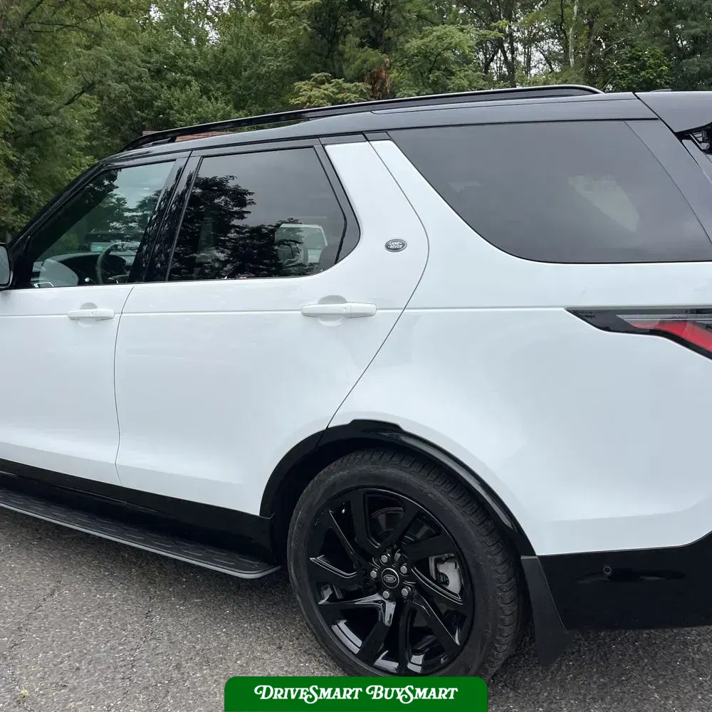 2024 Land Rover Discovery Dynamic SE P360
