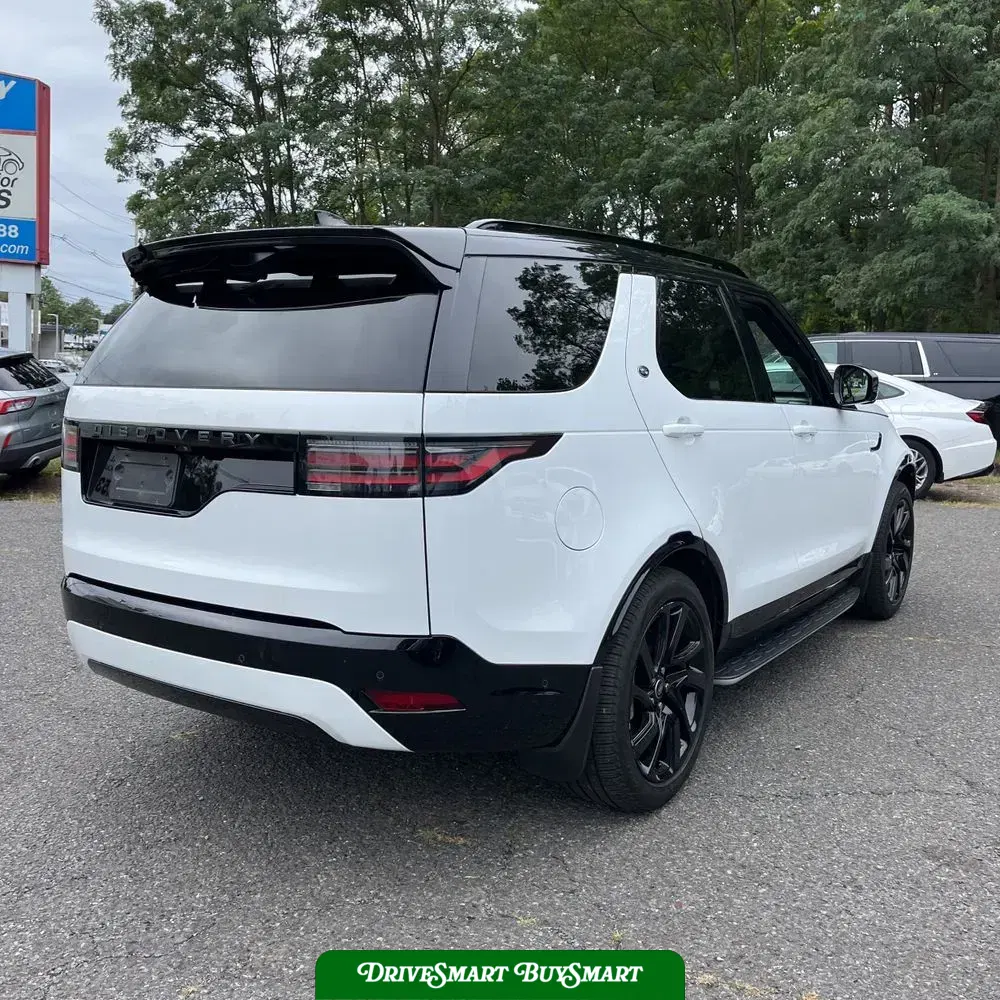2024 Land Rover Discovery Dynamic SE P360