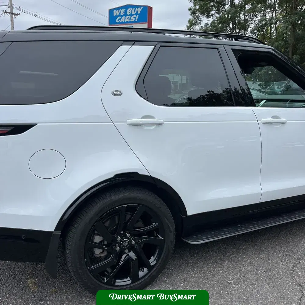 2024 Land Rover Discovery Dynamic SE P360