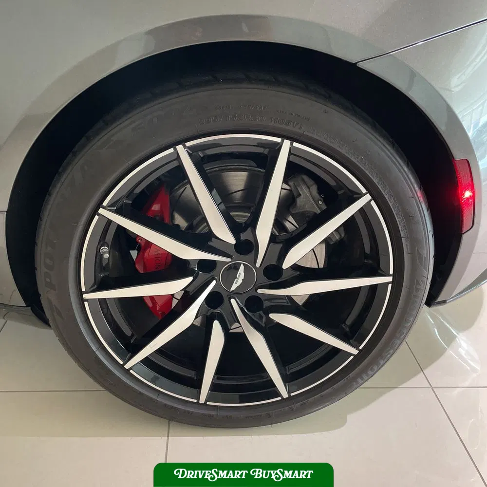 2017 Aston Martin DB11 Base