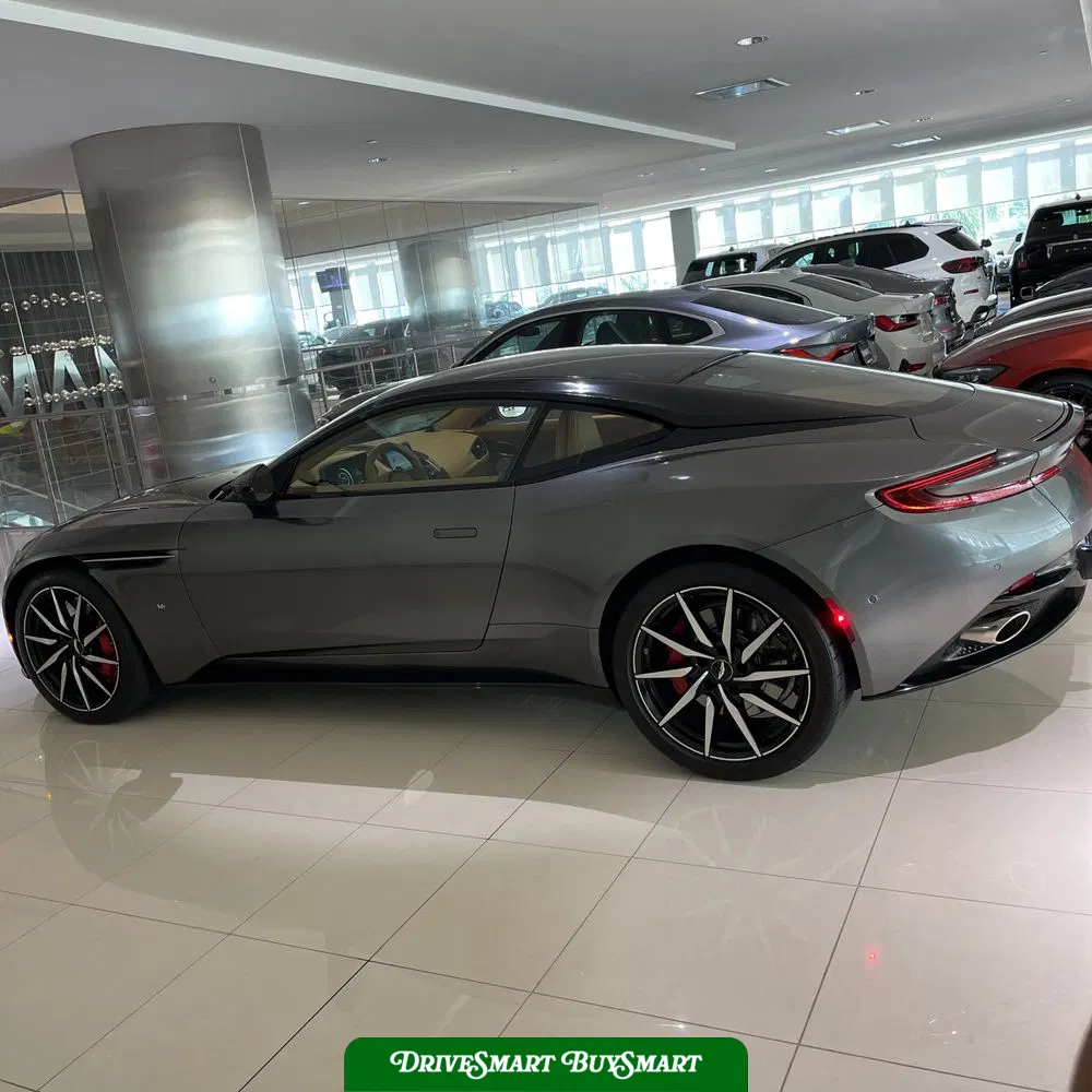 2017 Aston Martin DB11 Base