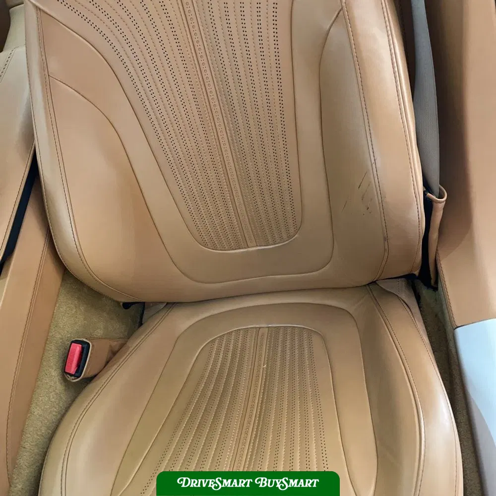 2017 Aston Martin DB11 Base