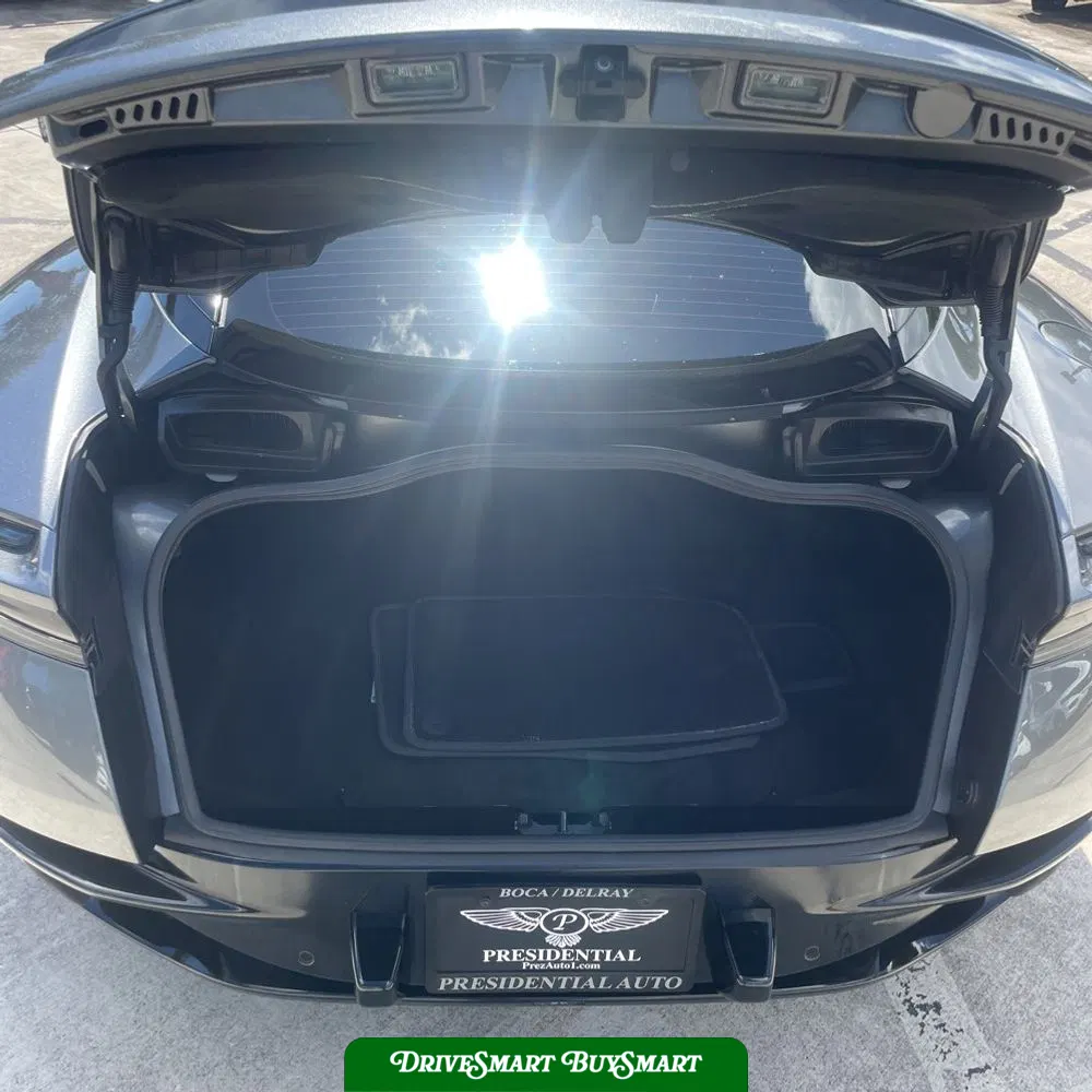 2018 Aston Martin DB11 Base