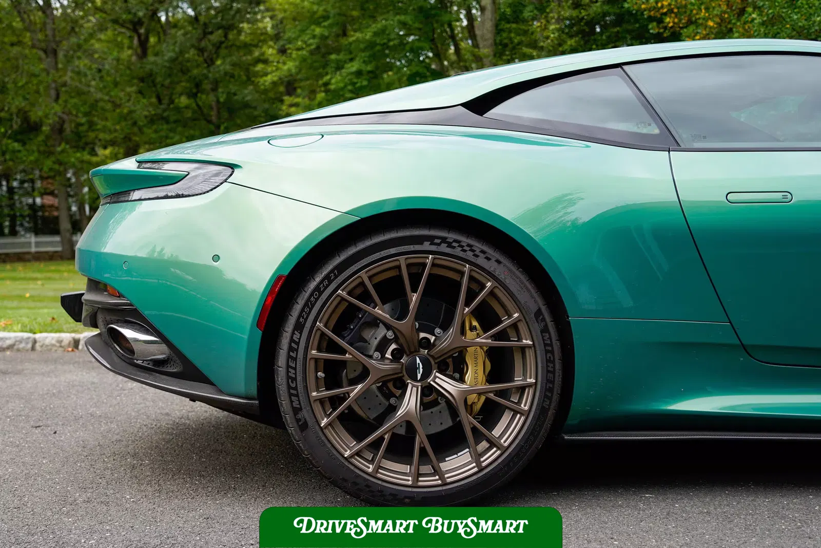 2025 Aston Martin DB12