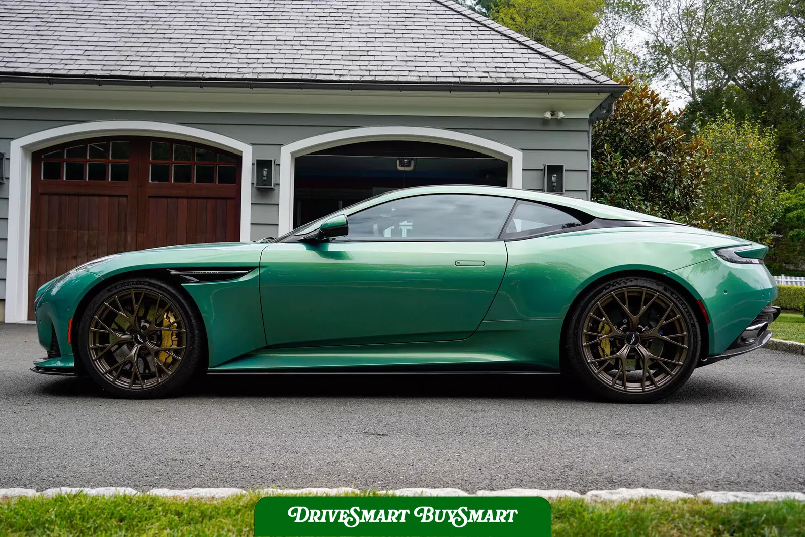 2025 Aston Martin DB12