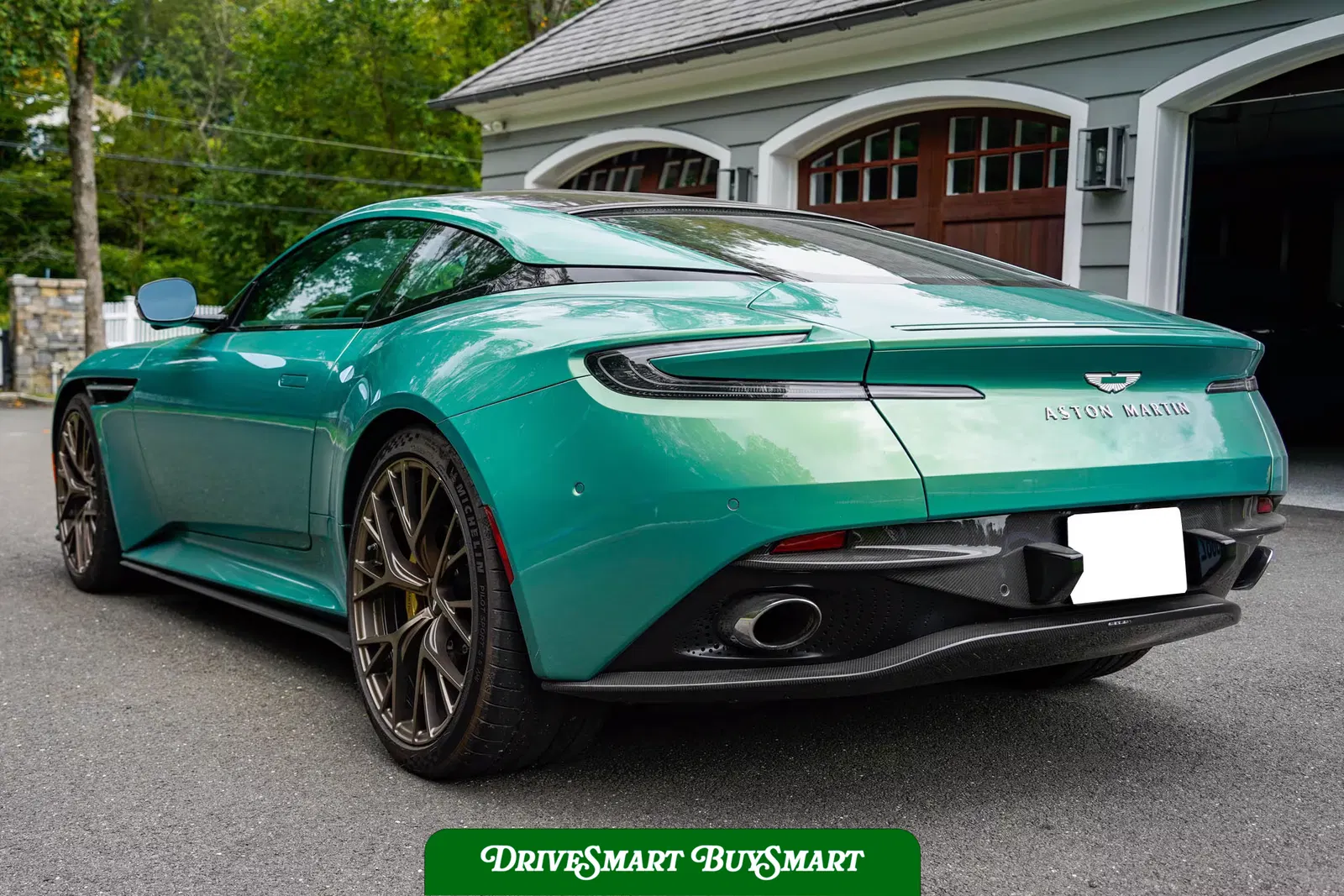 2025 Aston Martin DB12