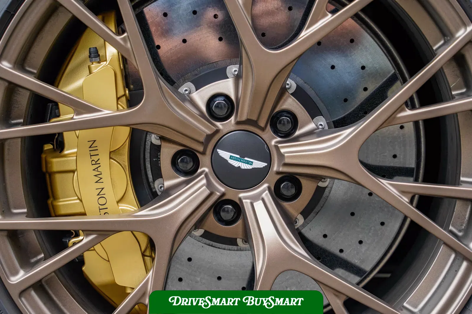 2025 Aston Martin DB12