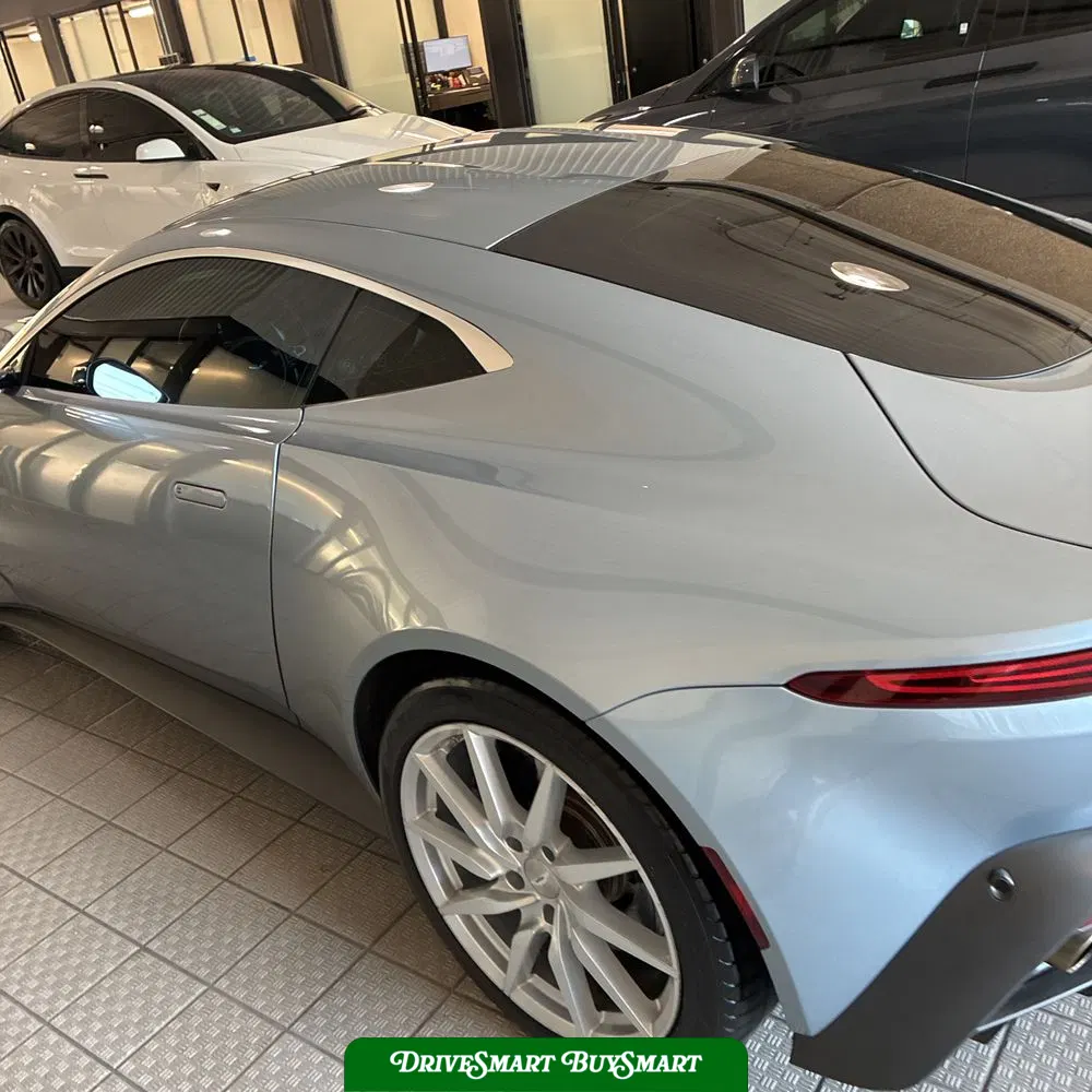 2020 Aston Martin Vantage Base