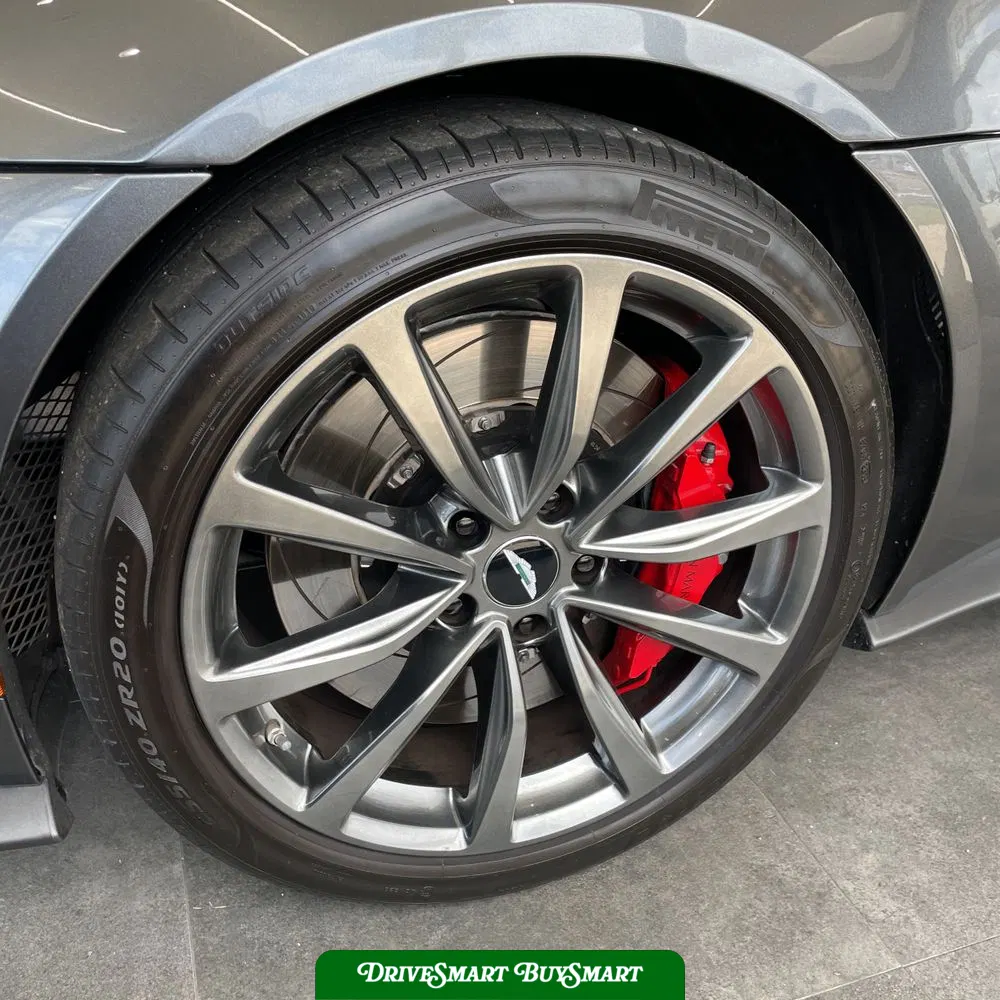 2020 Aston Martin Vantage Base