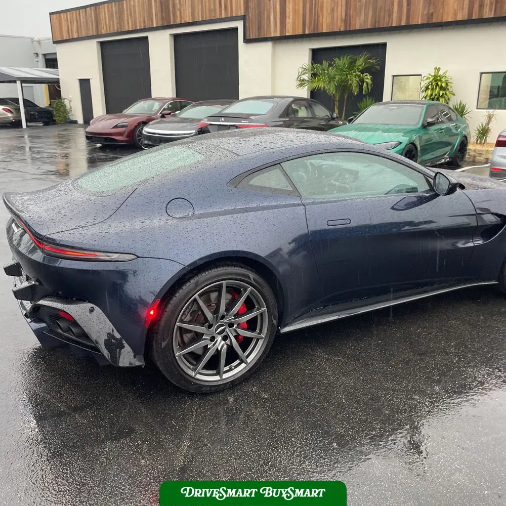 2020 Aston Martin Vantage Base