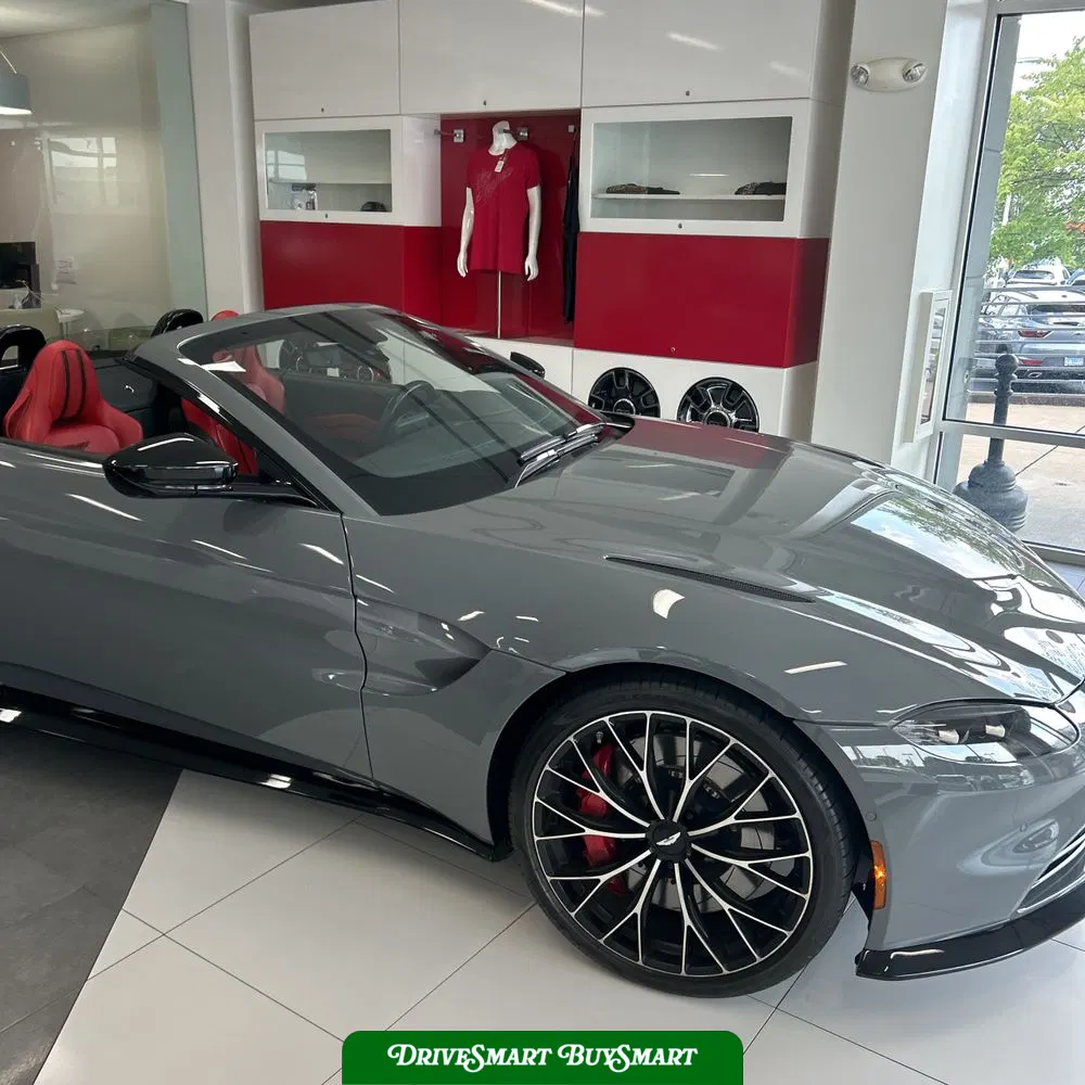 2022 Aston Martin Vantage Base