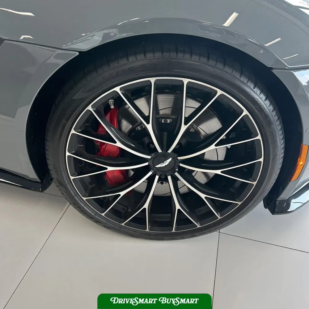 2022 Aston Martin Vantage Base