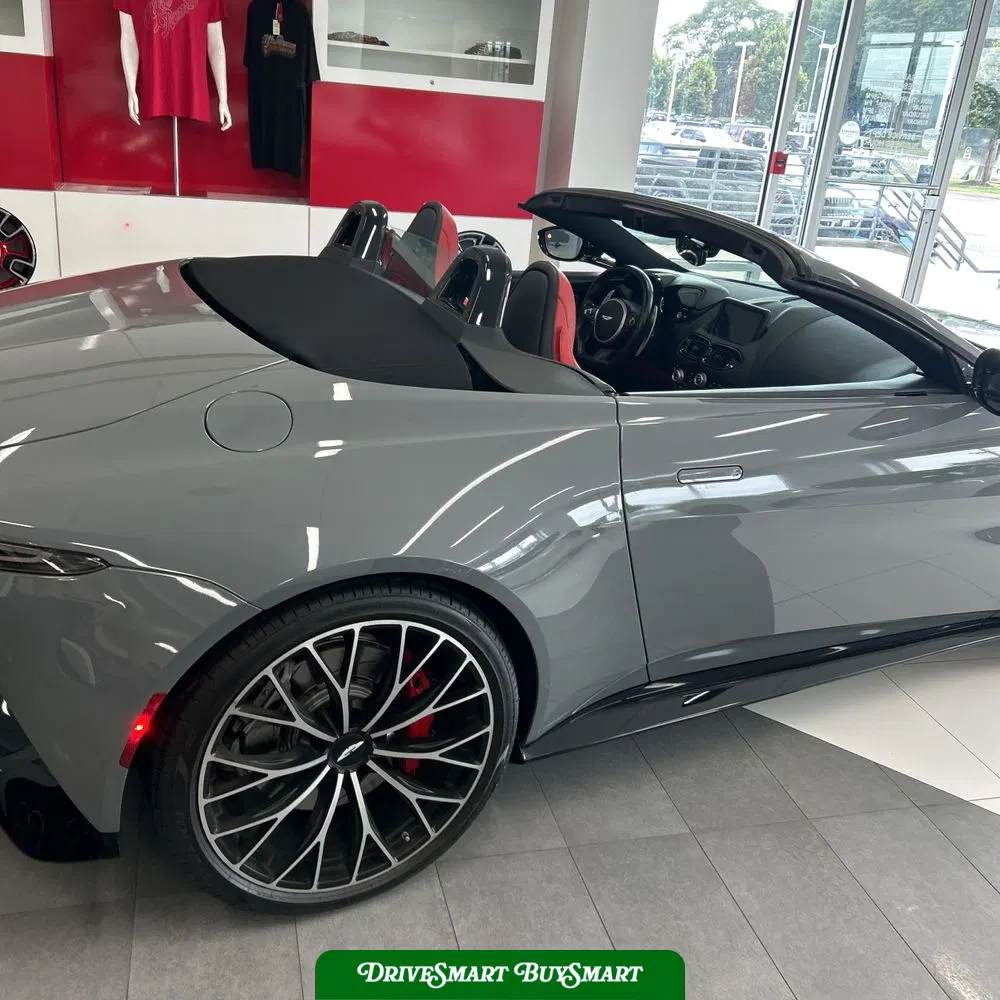 2022 Aston Martin Vantage Base