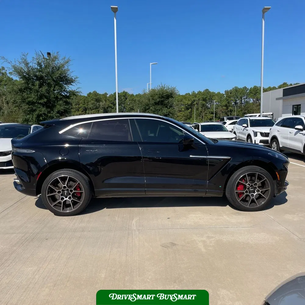 2021 Aston Martin DBX Base