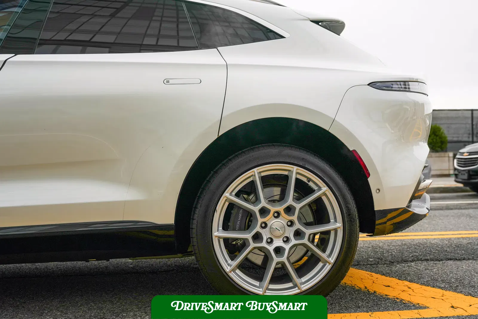 2021 Aston Martin DBX