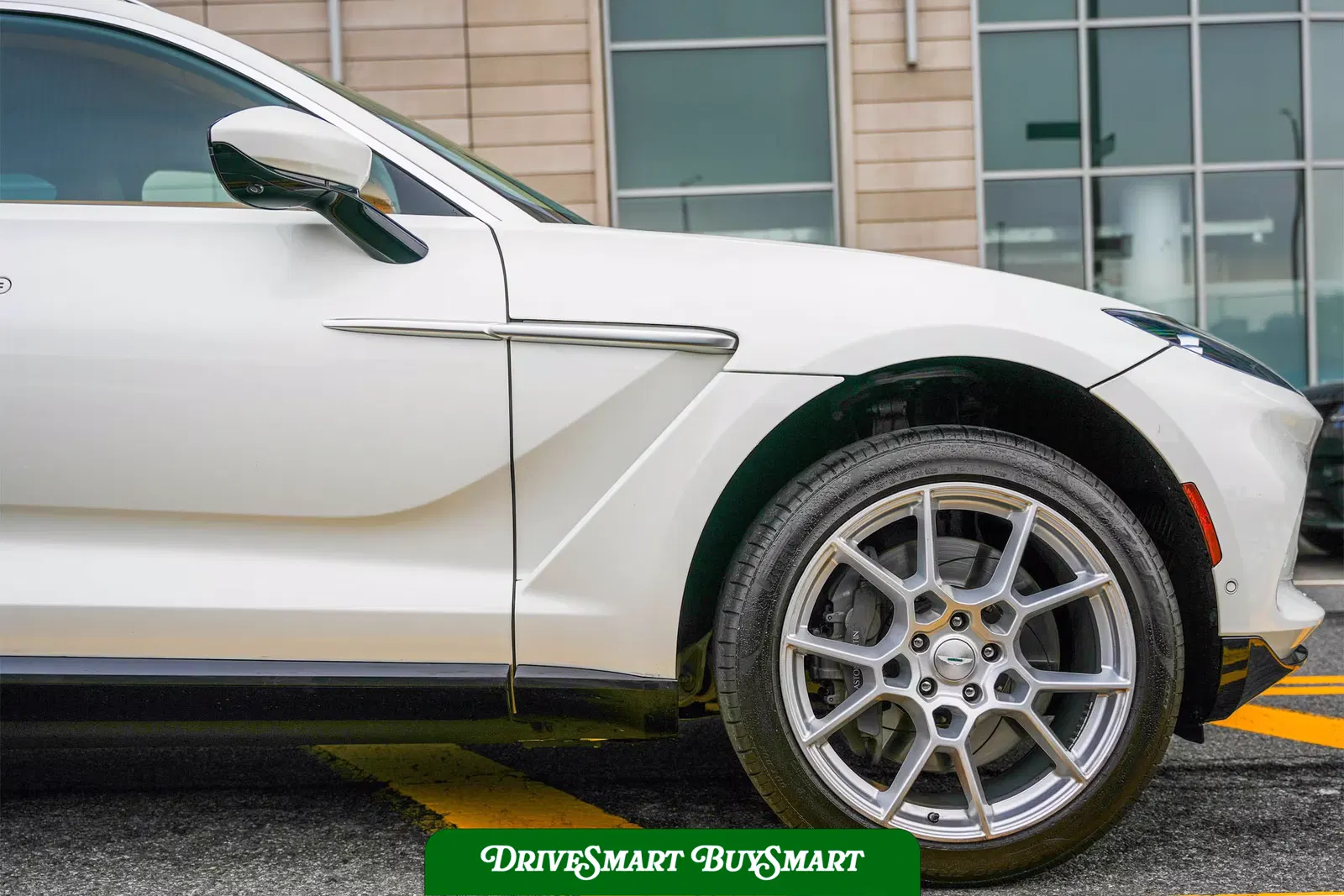 2021 Aston Martin DBX
