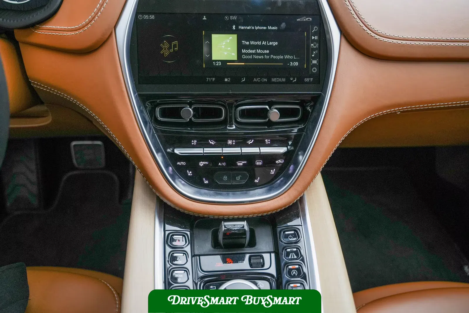 2021 Aston Martin DBX