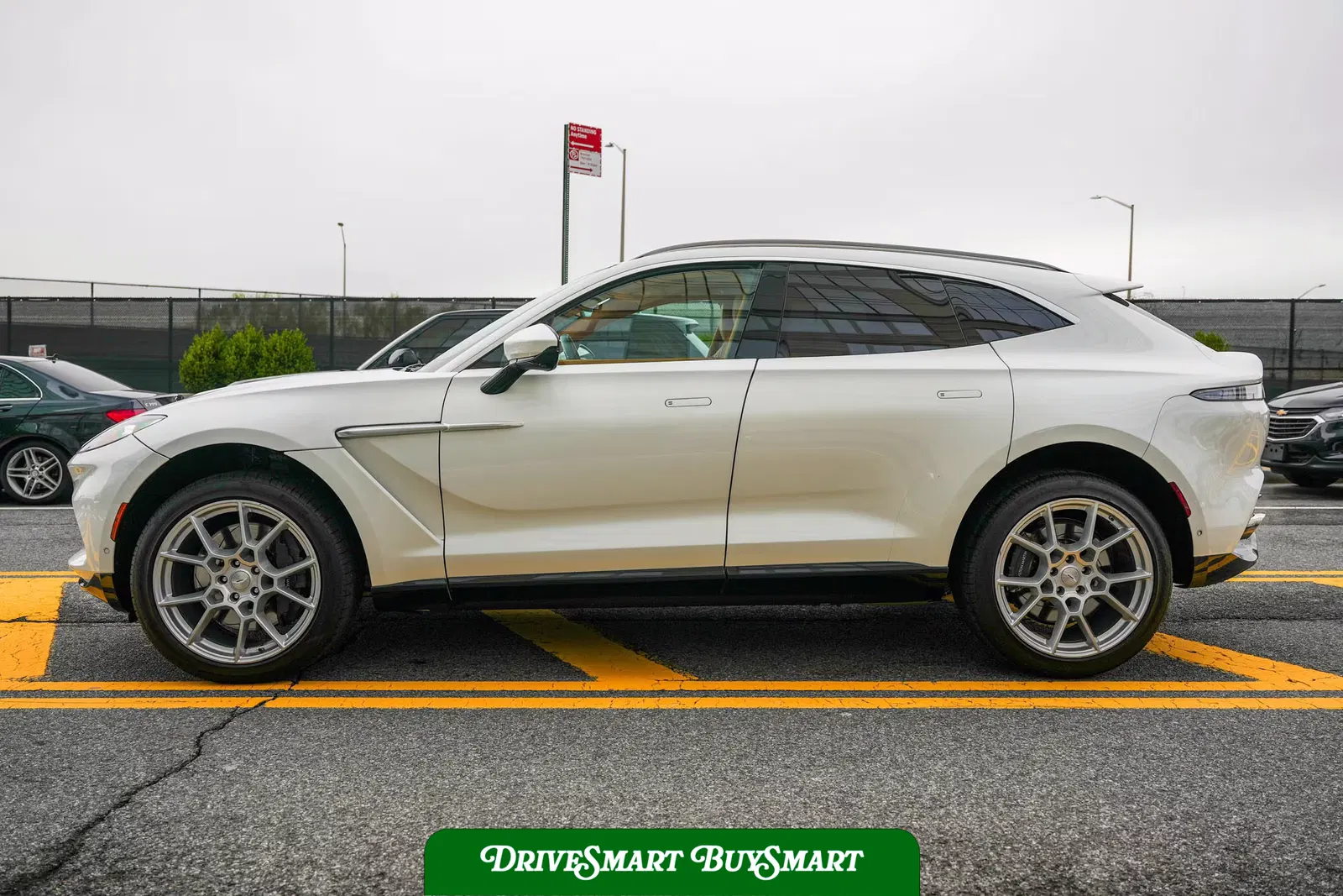 2021 Aston Martin DBX