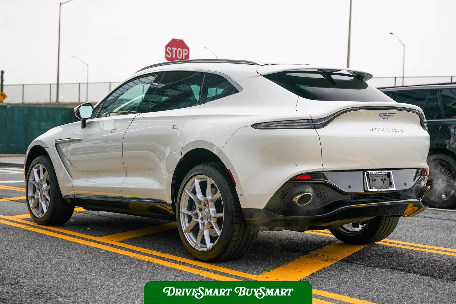 2021 Aston Martin DBX
