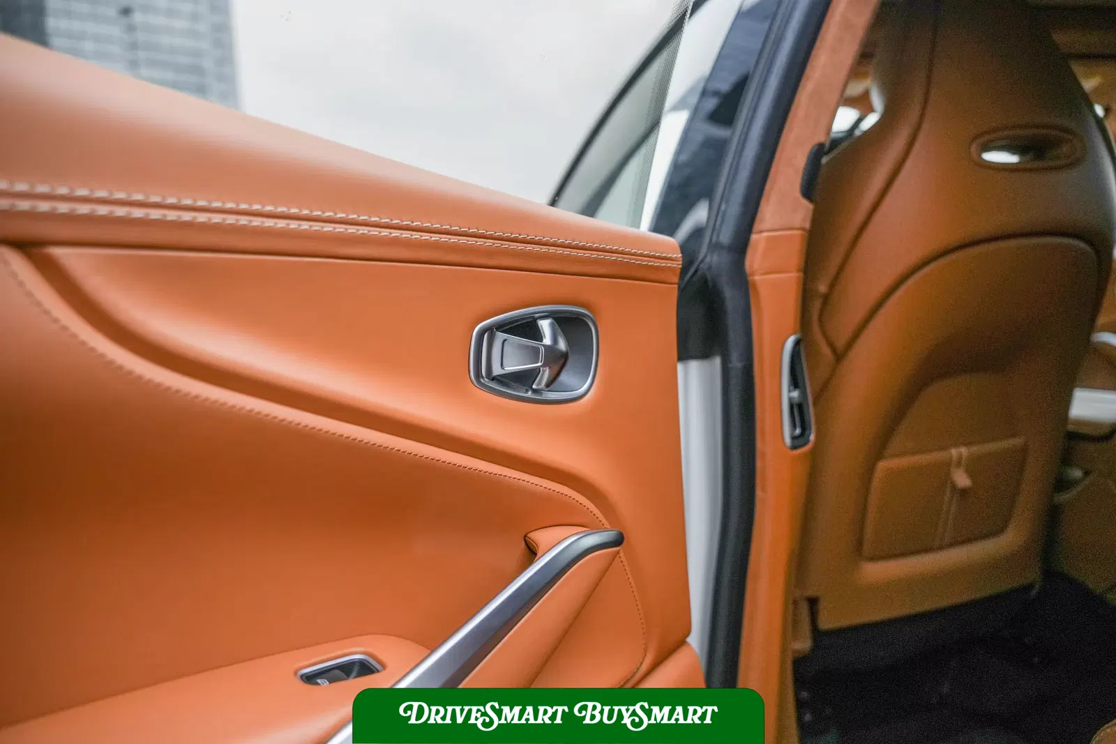 2021 Aston Martin DBX