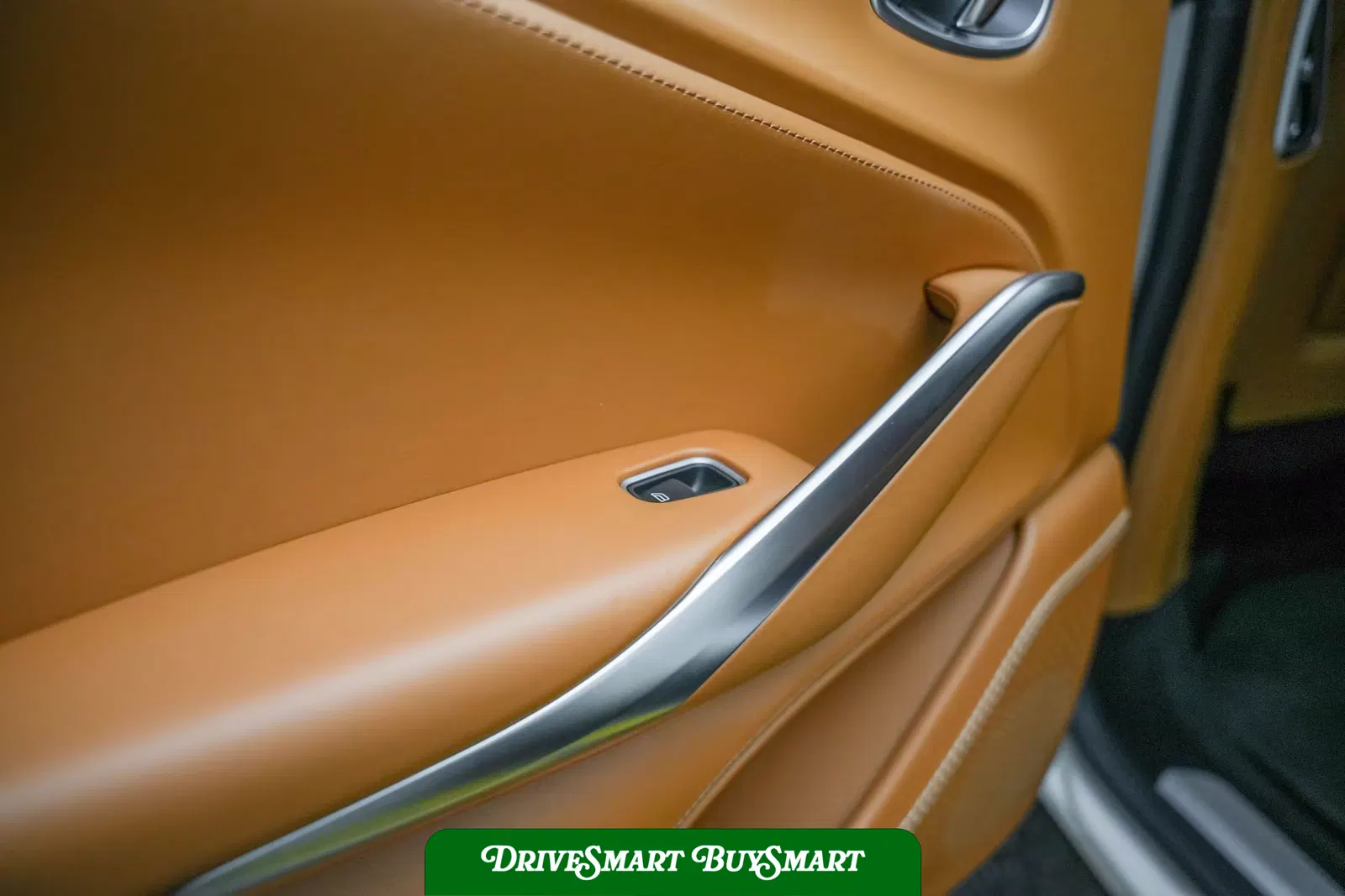 2021 Aston Martin DBX