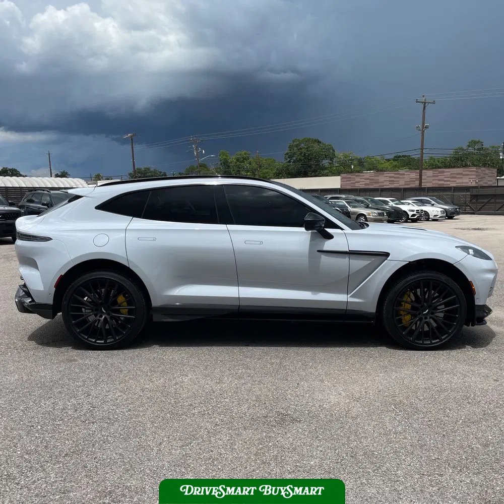 2023 Aston Martin DBX 707