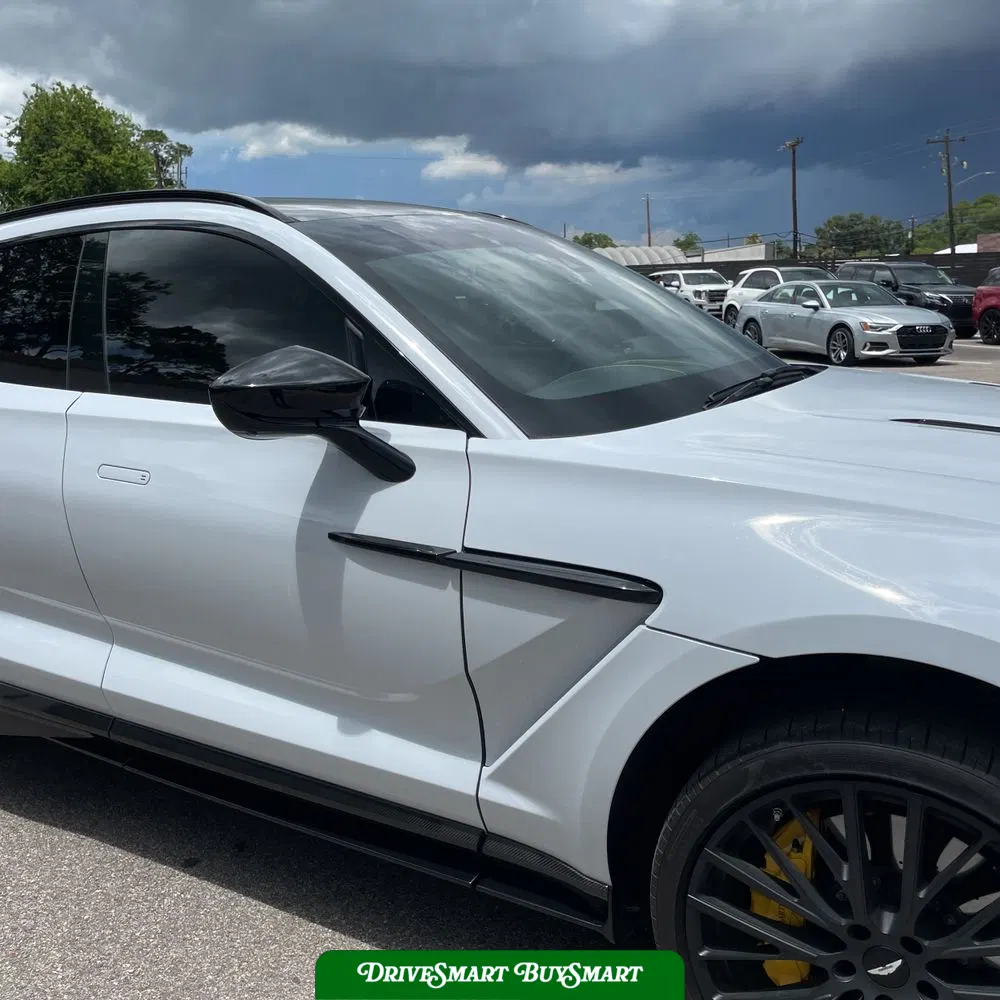 2023 Aston Martin DBX 707