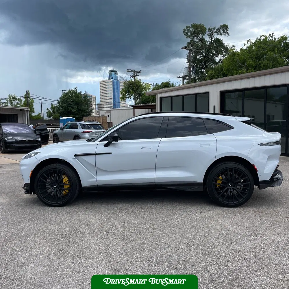 2023 Aston Martin DBX 707