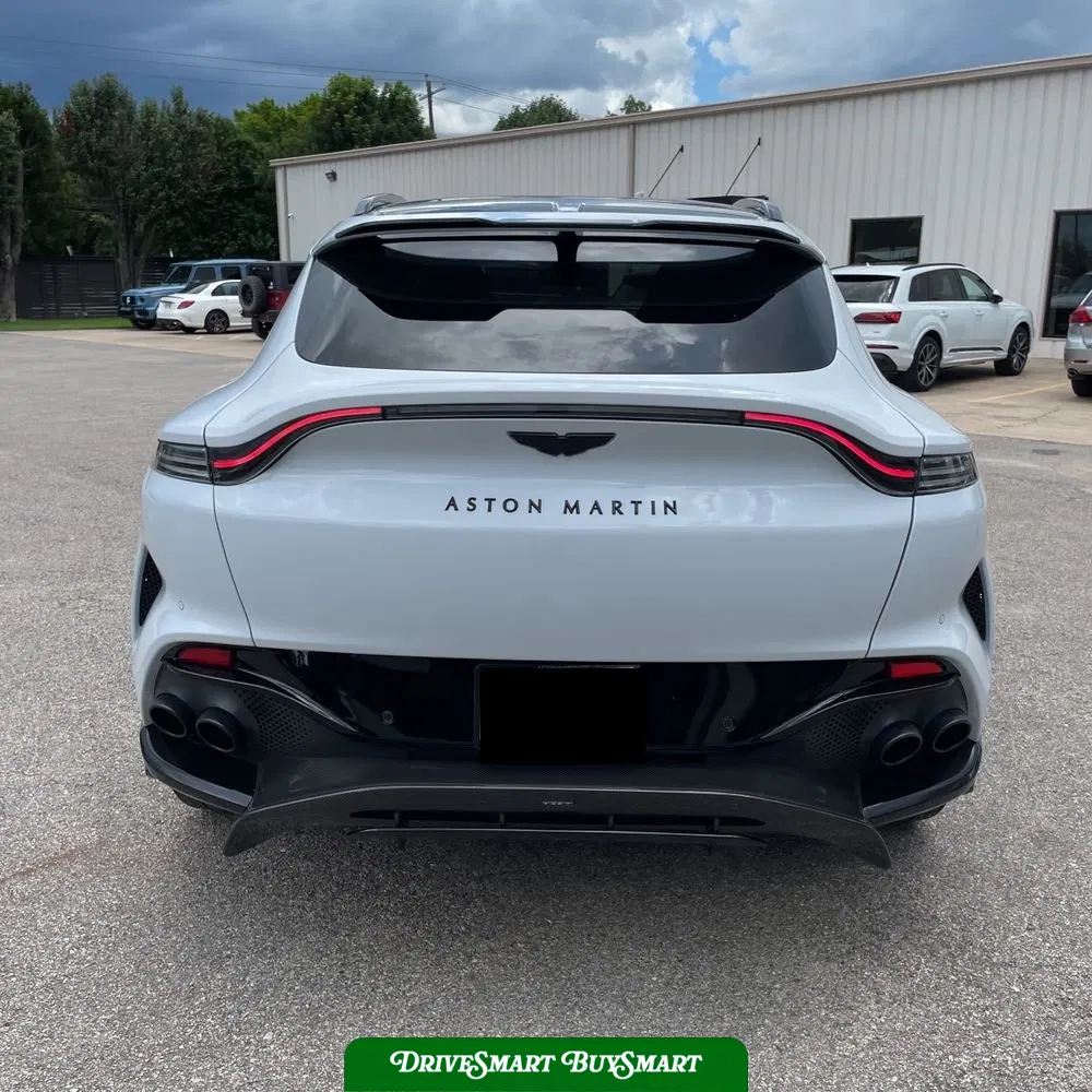 2023 Aston Martin DBX 707