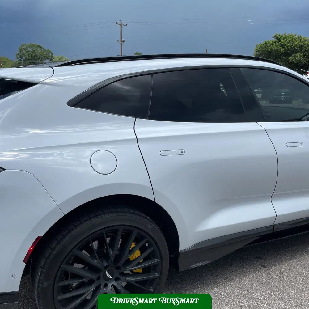 2023 Aston Martin DBX 707
