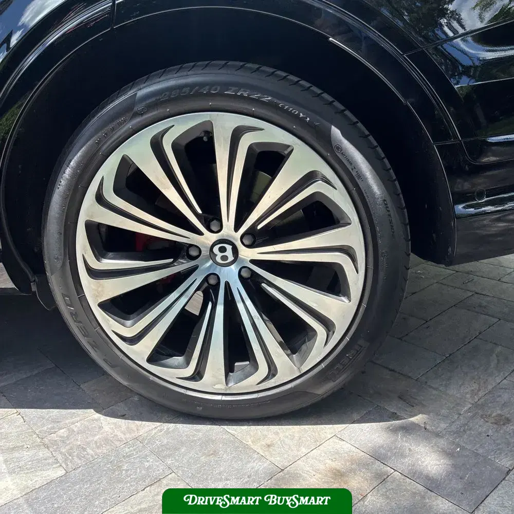 2023 Bentley Bentayga Base