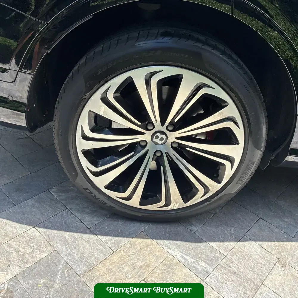 2023 Bentley Bentayga Base