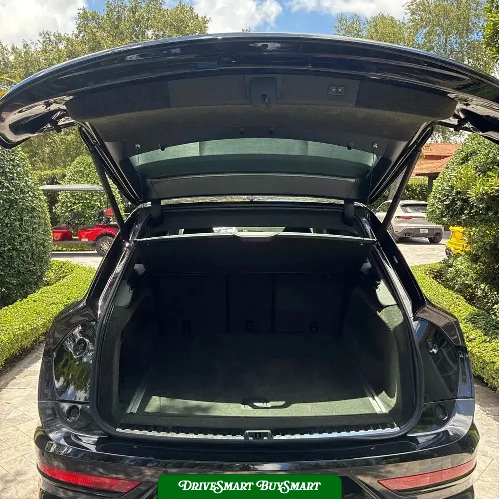 2023 Bentley Bentayga Base