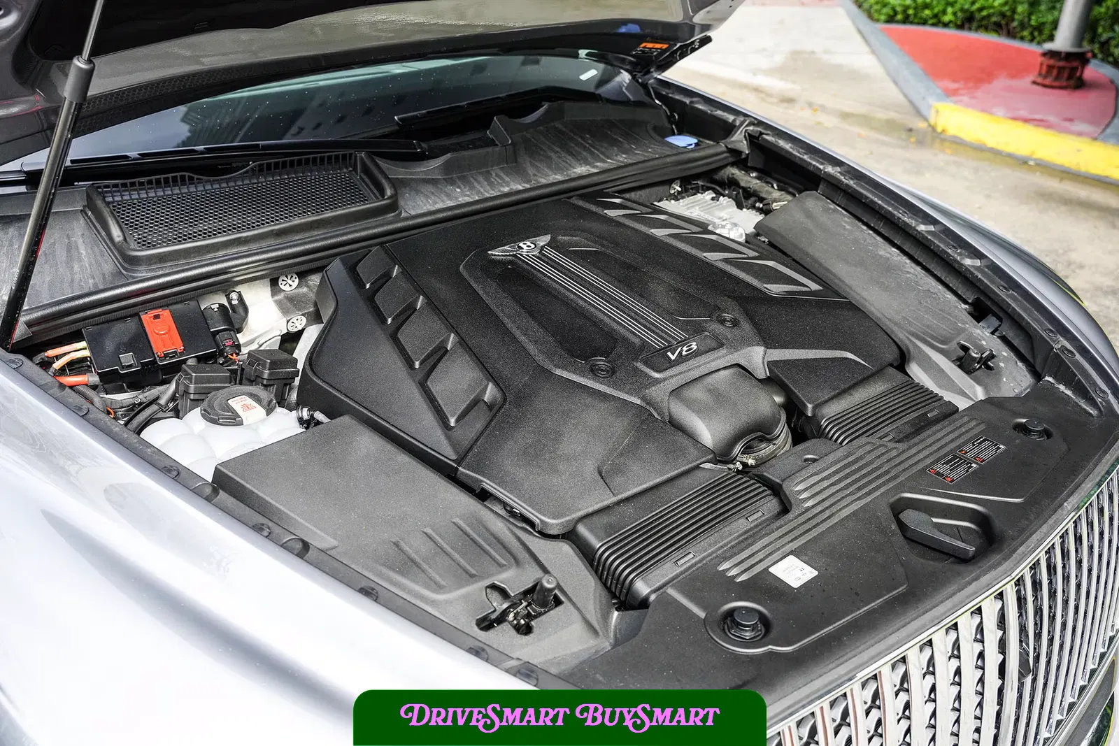 2024 Bentley Bentayga EWB Azure V8
