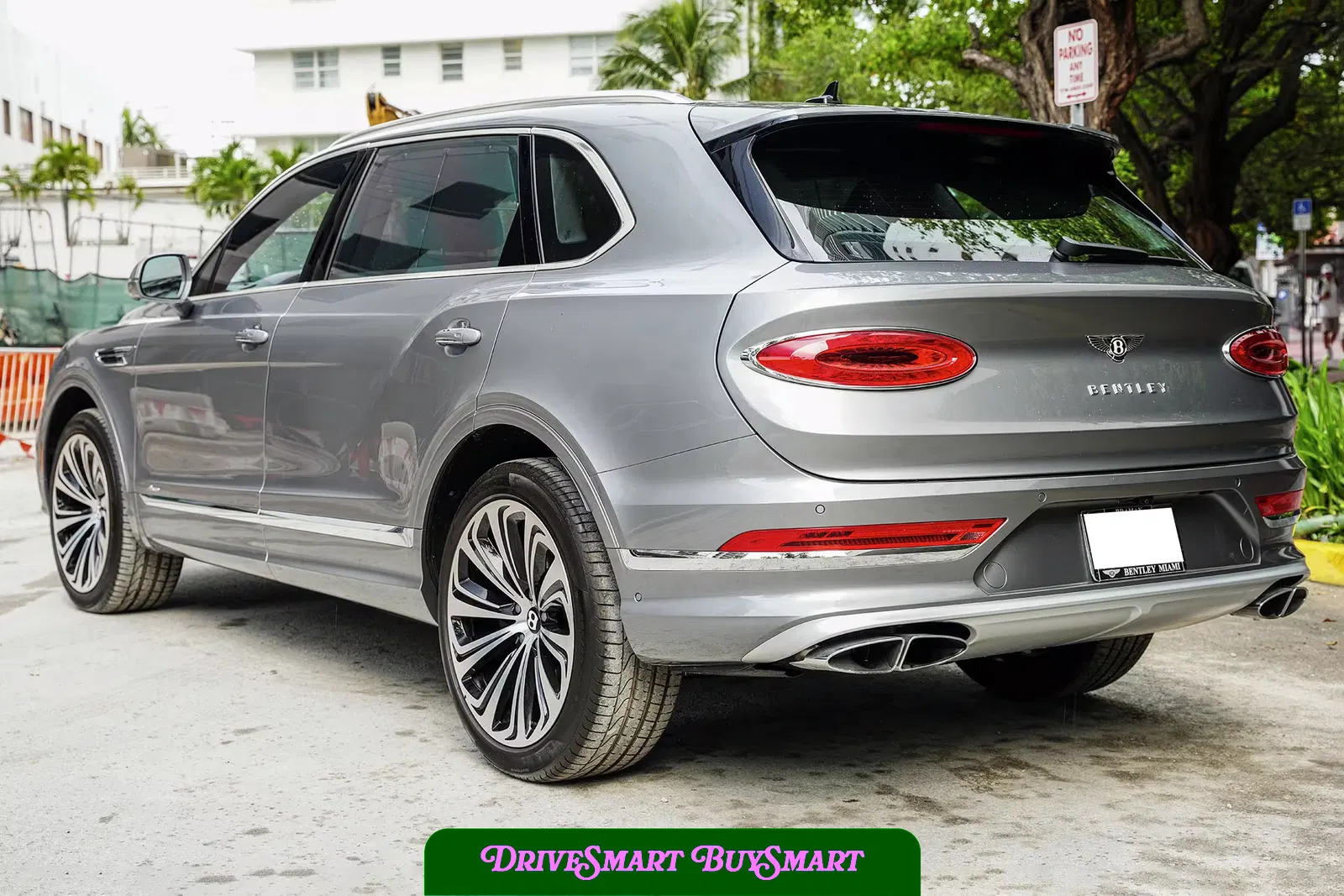 2024 Bentley Bentayga EWB Azure V8