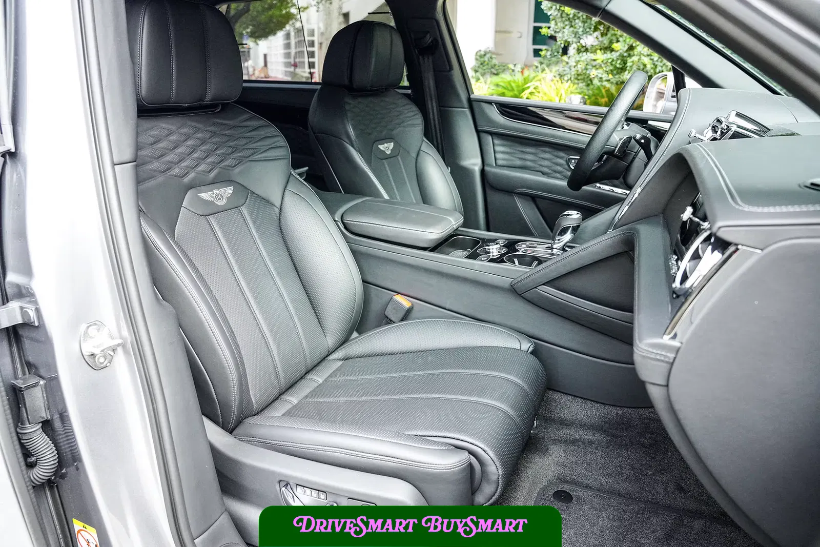 2024 Bentley Bentayga EWB Azure V8