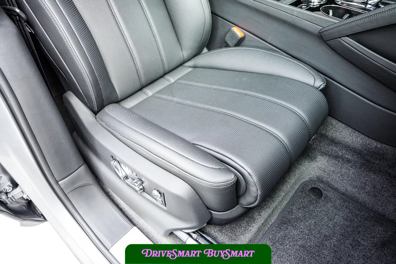 2024 Bentley Bentayga EWB Azure V8
