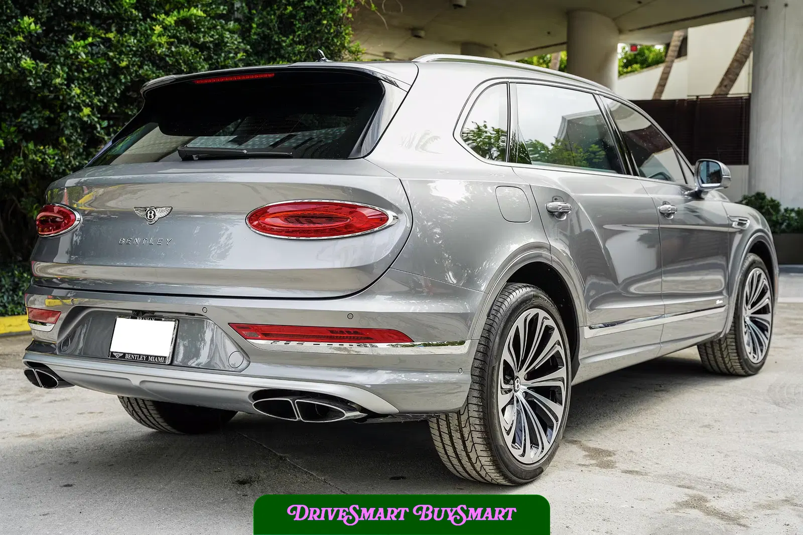 2024 Bentley Bentayga EWB Azure V8