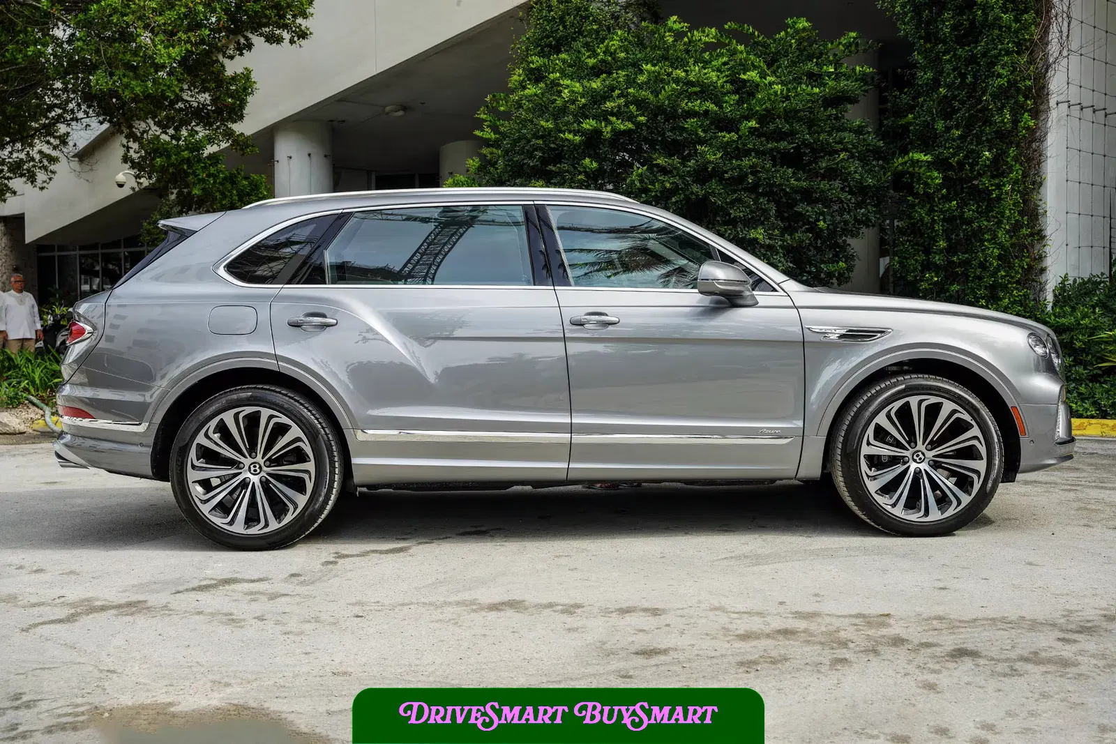 2024 Bentley Bentayga EWB Azure V8
