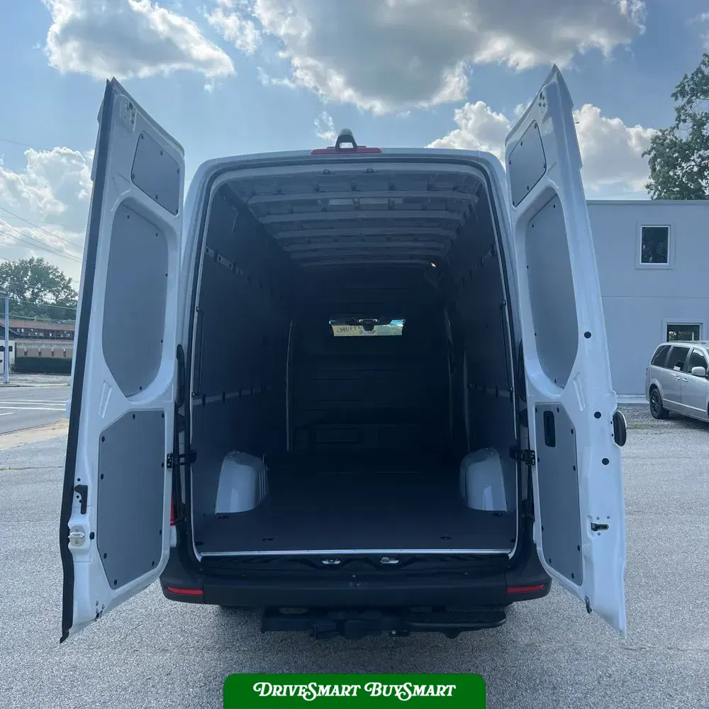 2024 Mercedes-Benz eSprinter 2500