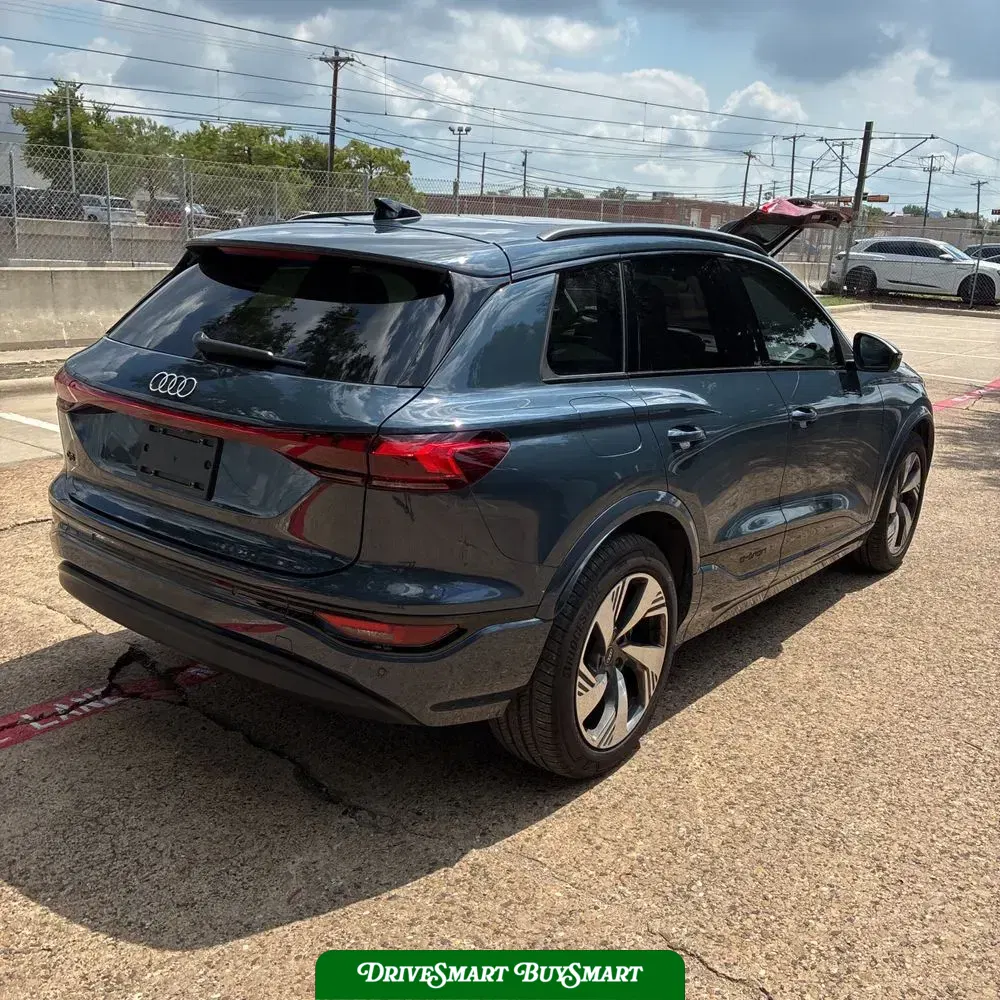2025 Audi Q6 e-tron Prestige