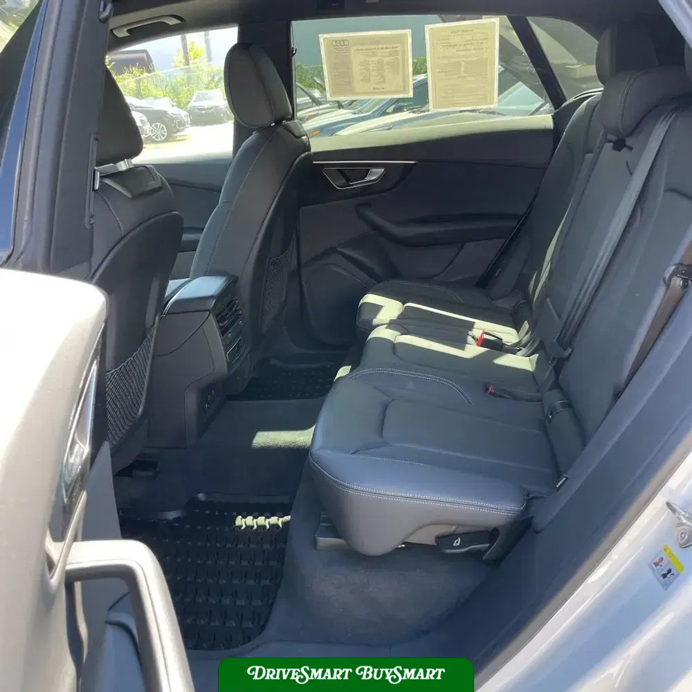 2025 Audi Q8 Premium 55