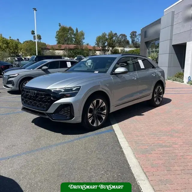 2025 Audi Q8 Premium 55