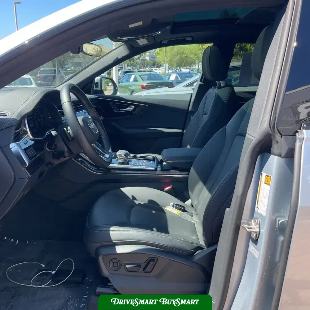 2025 Audi Q8 Premium 55